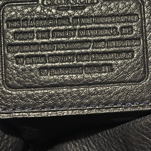 Coach Elegant Navy Leather pocketbook - Picture 11 of 13